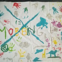 Superheldentag: „Mutig und stark gegen Mobbing“ (Klasse 3/4) Superheldentag: „Mutig und stark gegen Mobbing“ (Klasse 3/4)