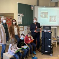 Besuch des 1. Bürgermeisters: Tablets im Unterricht Besuch des 1. Bürgermeisters: Tablets im Unterricht